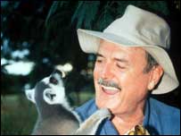 John_cleese_lemur_203x152